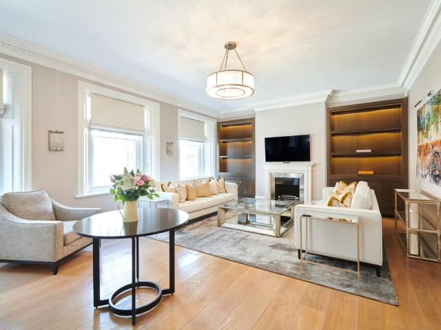 Apartment for rent in Mayfair, Greater London