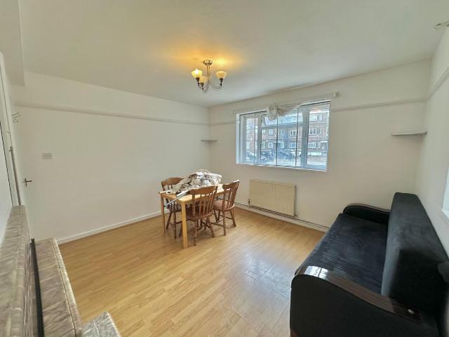 Apartment for rent in Winchmore Hill, Palmers Green