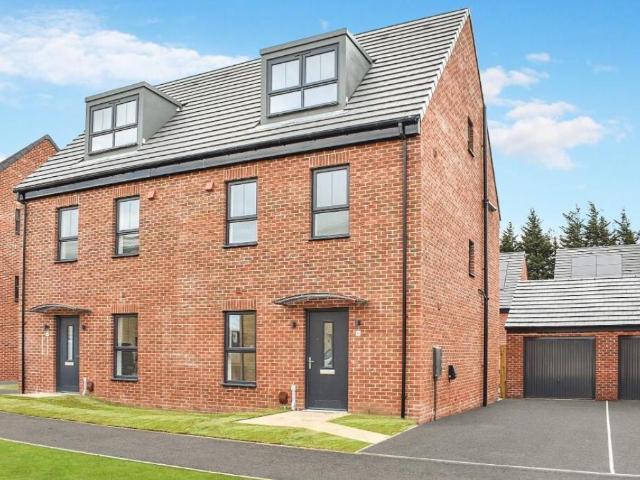 Apartment for rent in Austhorpe, West Yorkshire