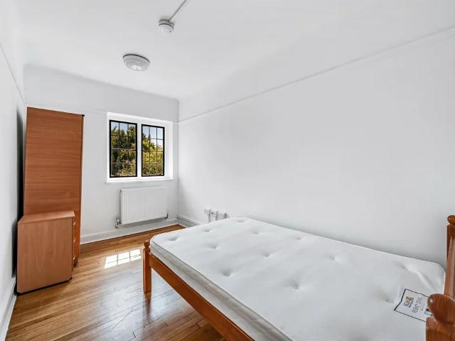 Apartment for rent in London Borough of Ealing, Greater London