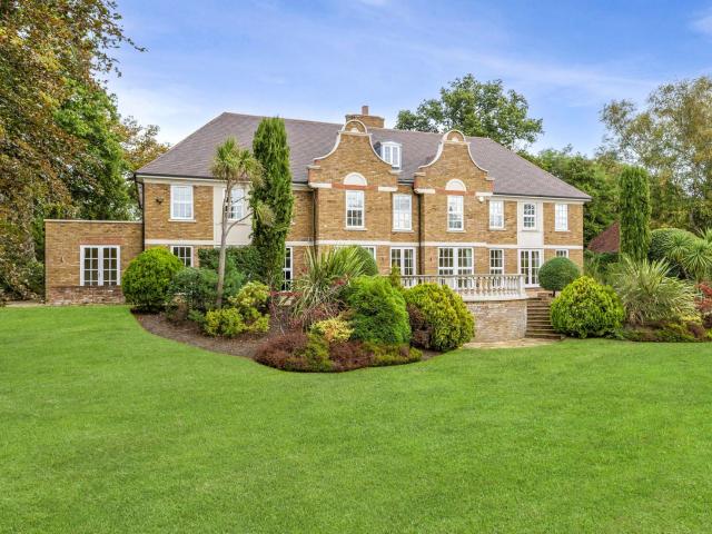 Apartment for rent in West End, Elmbridge