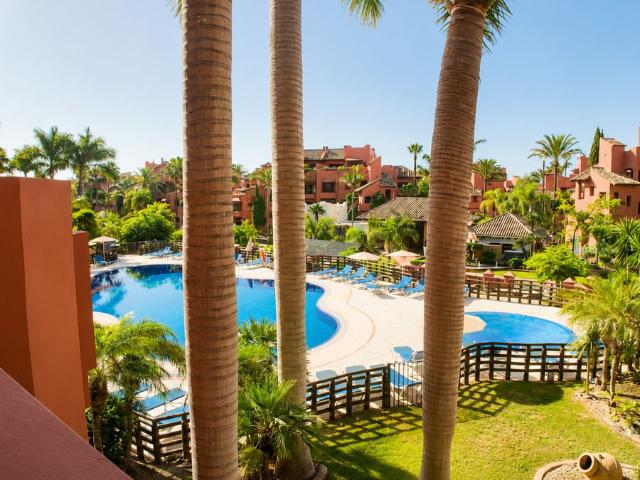 Apartamento en alquiler en Urbanización Puerto Estepona (Seghers), Costa del Sol Occidental