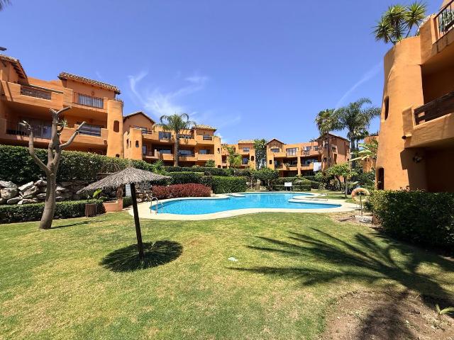 Apartamento en alquiler en Urbanización Puerto Estepona (Seghers), Costa del Sol Occidental