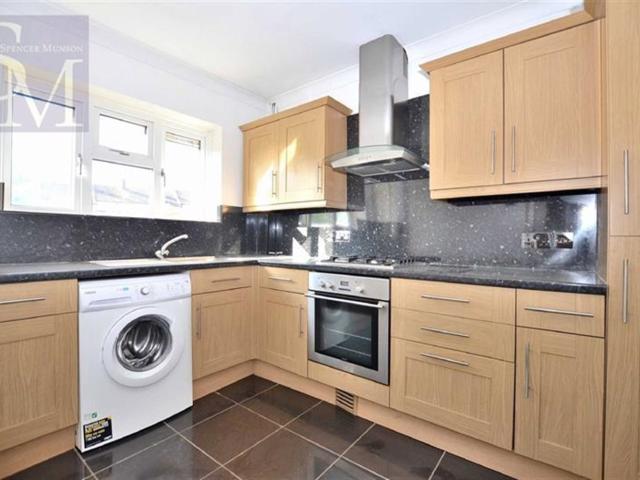 Apartment for rent in Debden Green, Epping