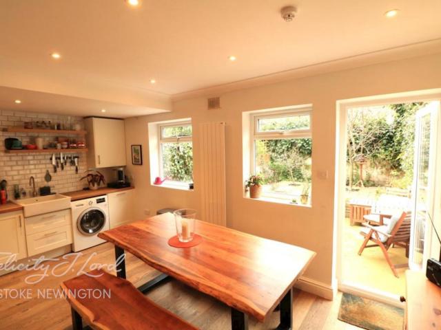 Apartment for rent in West Hackney, Greater London