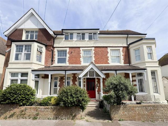 Apartment for rent in Central, Heathlands