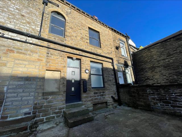 Apartment for rent in Long Lee, West Yorkshire