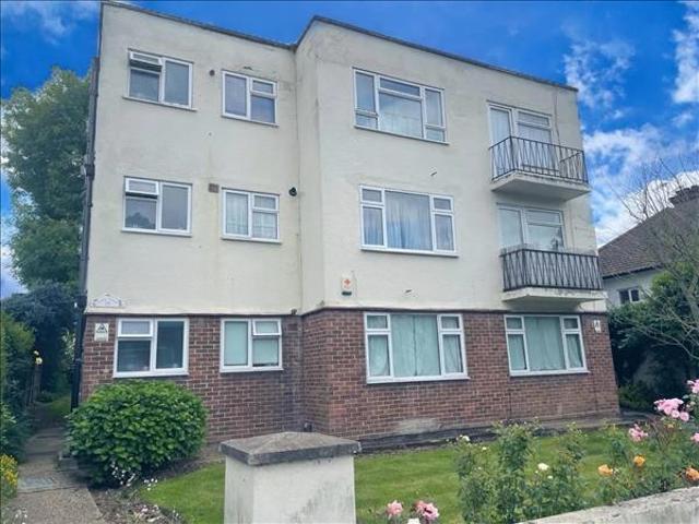 Apartment for rent in The Hale, Greater London