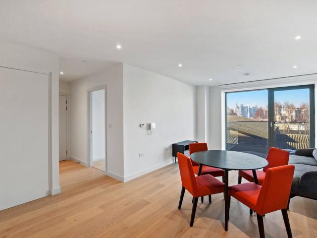 Apartment for rent in Silvertown, Greater London