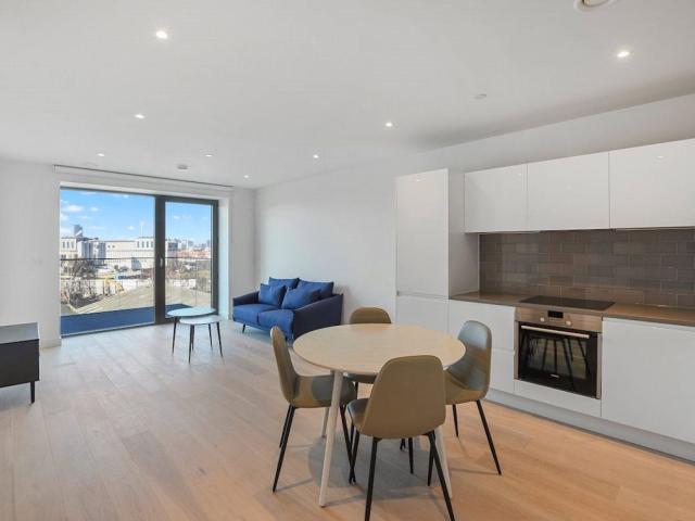 Apartment for rent in Silvertown, Greater London