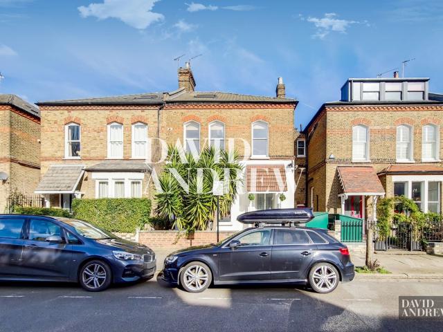 Apartment for rent in Brownswood Park, Stoke Newington