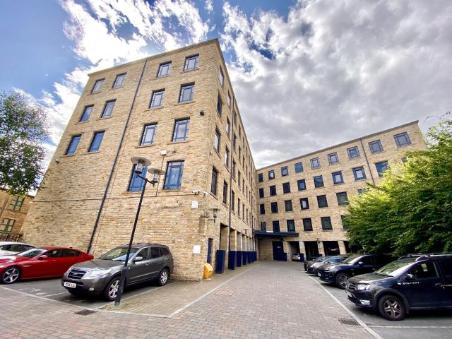 Apartment for rent in Huddersfield, West Yorkshire