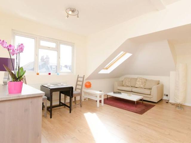 Apartment for rent in Kilburn, Greater London