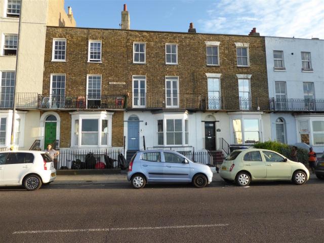 Apartment for rent in Margate Old Town, Acol