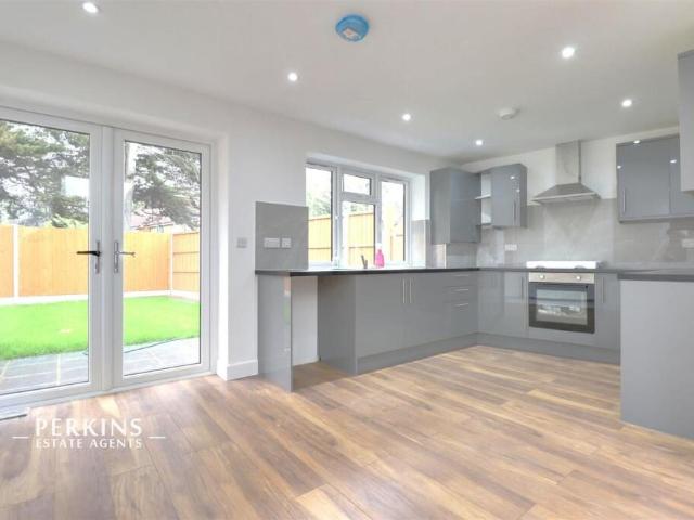 Apartment for rent in London Borough of Ealing, Greenford