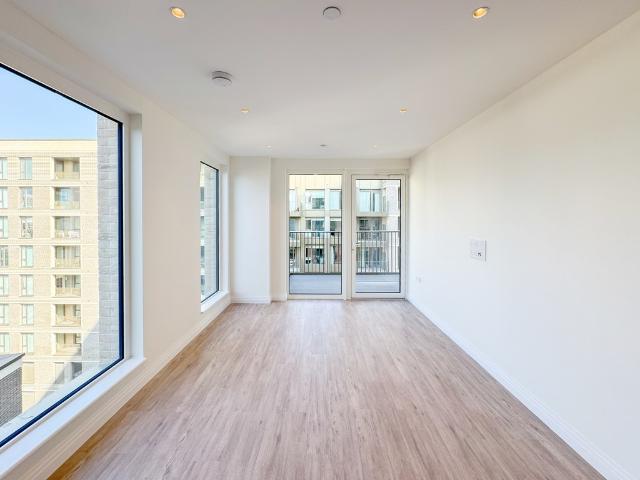 Apartment for rent in Oval, Greater London