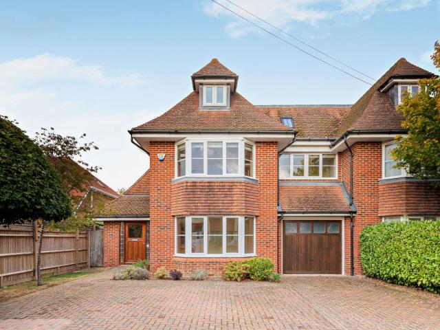 Apartment for rent in Denham, Gerrards Cross and Chalfonts Community Board, Gerrards Cross