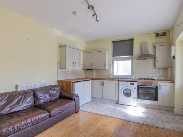 Apartment for rent in Plasnewydd, Falcon Lodge