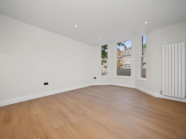 Apartment for rent in Brownswood Park, Stoke Newington