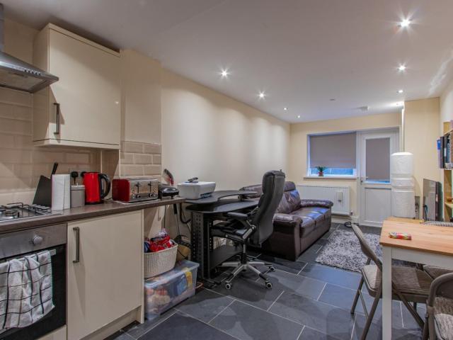 Apartment for rent in Maindy, Cardiff