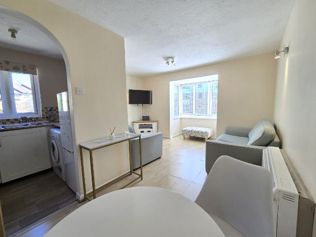 Apartment for rent in Bowes, Greater London
