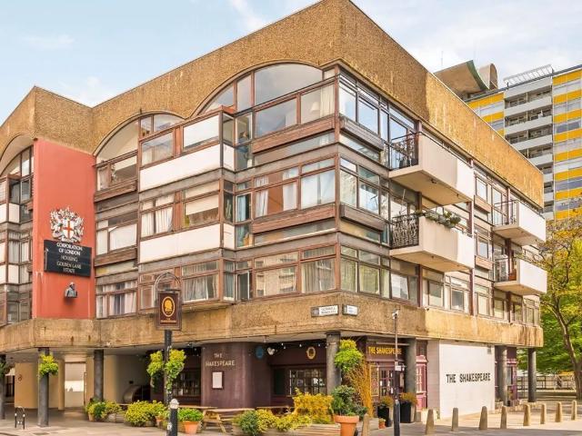 Apartment for rent in Lyons, Greater London