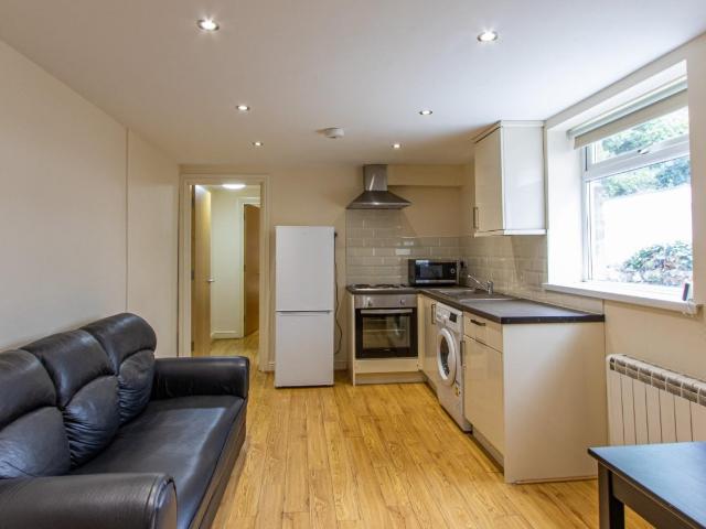 Apartment for rent in Plasnewydd, Falcon Lodge