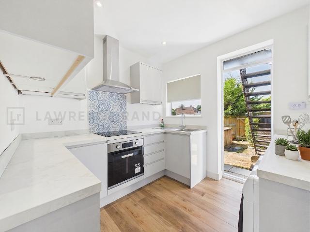 Apartment for rent in London Borough of Ealing, Greenford