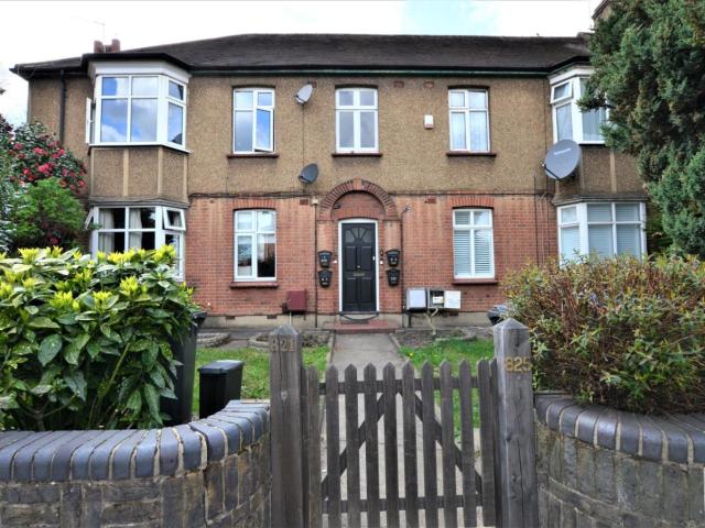 Apartment for rent in Winchmore Hill, Edmonton