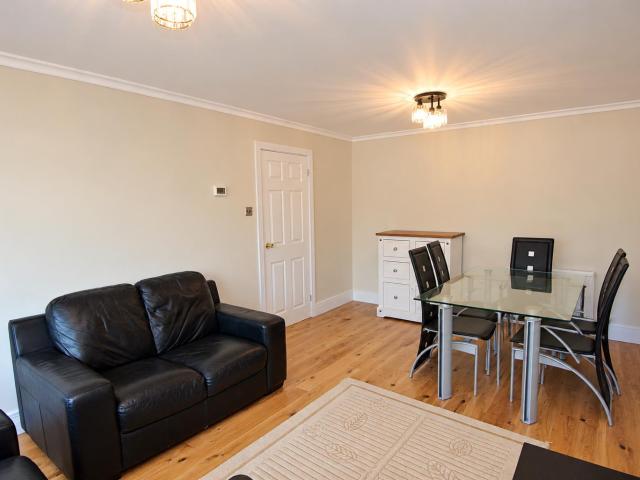 Apartment for rent in Englefield Green, Runnymede