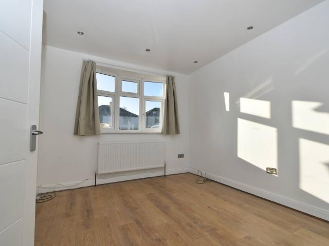 Apartment for rent in London Borough of Ealing, Greenford