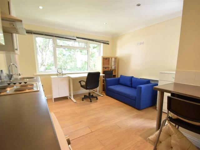 Apartment for rent in Portswood, City Of Southampton