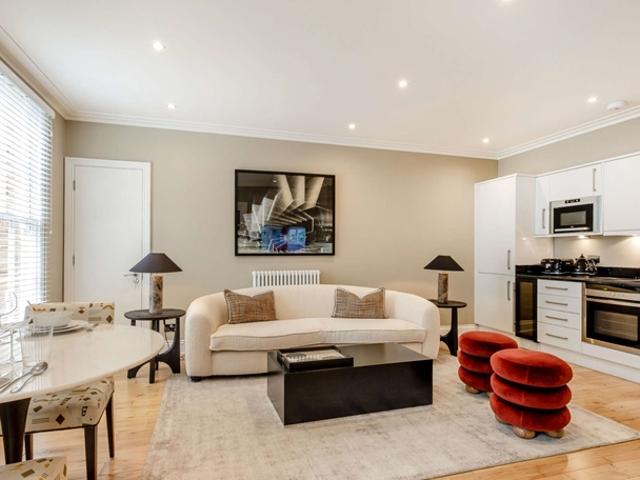 Apartment for rent in Mayfair, Greater London