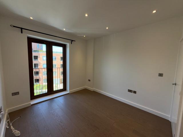 Apartment for rent in St Albans, Five Acres