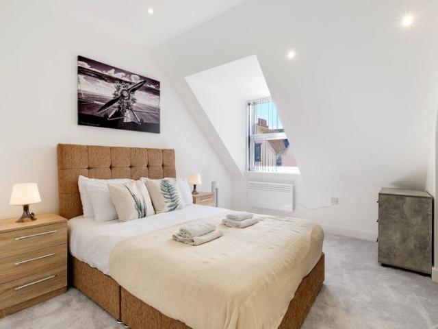 Apartment for rent in Heol-las, Surrey