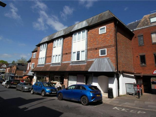Apartment for rent in Hatching Green, Five Acres