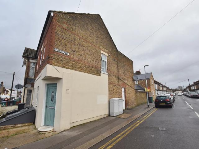 Apartment for rent in Holywell Estate, North Watford
