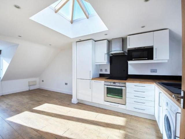 Apartment for rent in St Albans, Five Acres