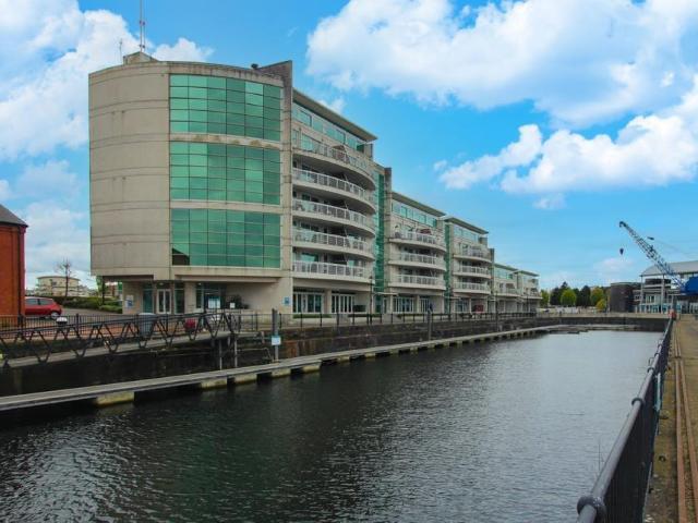 Apartment for rent in Cardiff Bay, Falcon Lodge