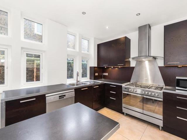 Apartment for rent in Clapham, Greater London