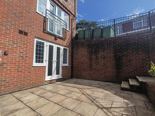 Apartment for rent in Cross In Hand, East Sussex