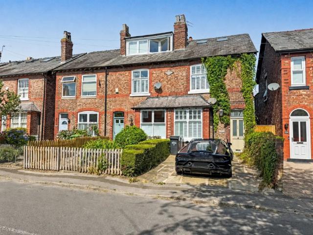 Apartment for rent in Alderley Edge
