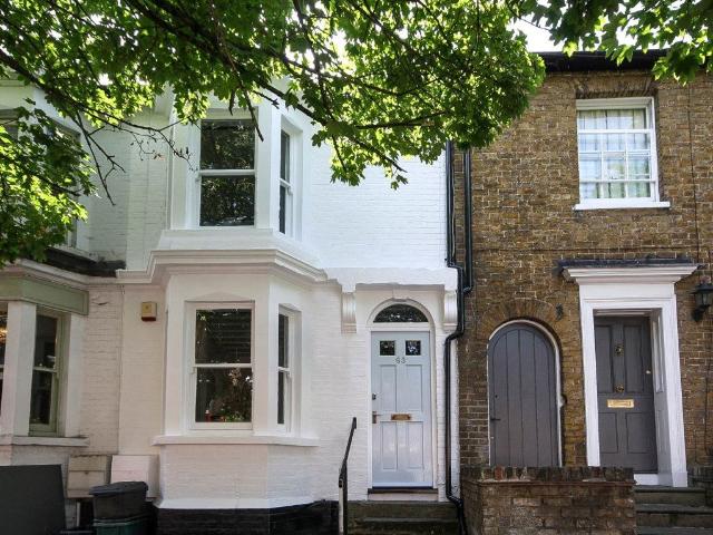 Apartment for rent in Ashlyns Estate, Pouchen End