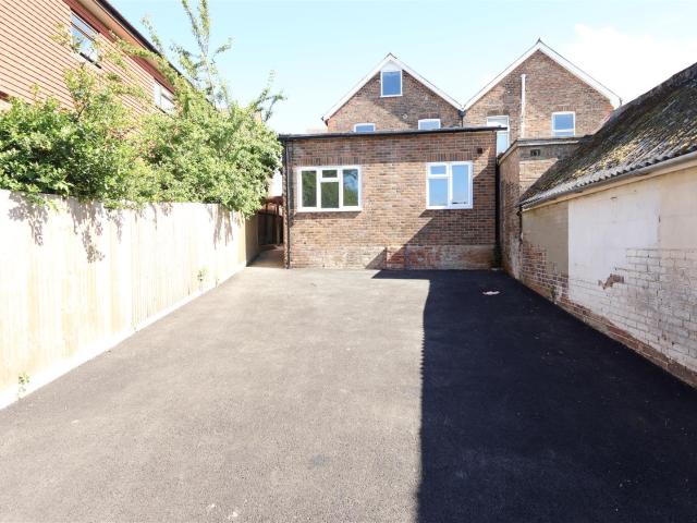 Apartment for rent in Cross In Hand, East Sussex