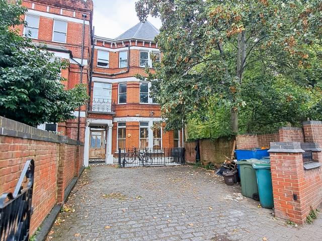 Apartment for rent in Highbury, Greater London