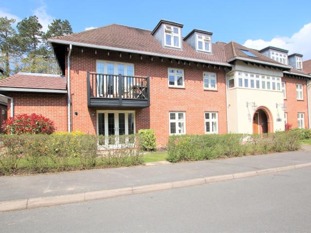 Apartment for rent in Sleepers' Hill, Hampshire