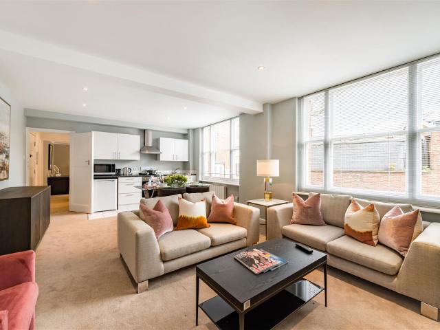 Apartment for rent in Mayfair, Greater London