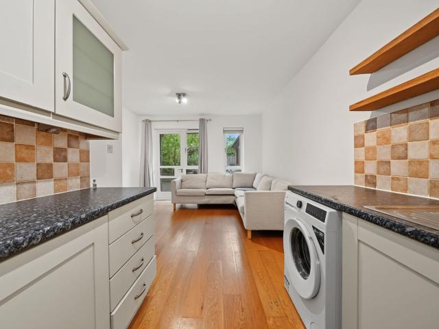Apartment for rent in Oval, Greater London
