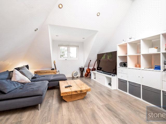 Apartment for rent in Woodside Park, Greater London