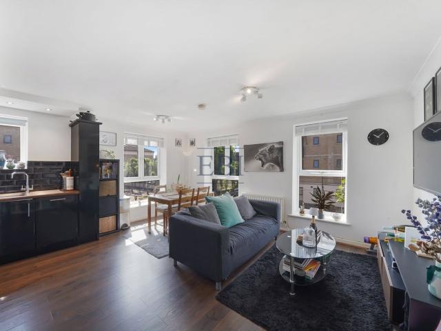 Apartment for rent in Silvertown, Greater London